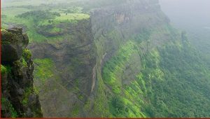 Read more about the article नाणेघाट (Naneghat)