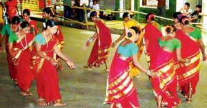 Read more about the article फुगडी, गोव्यातील (Fugdi)