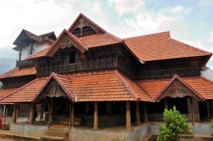 पद्मनाभपूरम् राजवाडा (Padmanabhapuram Palace)