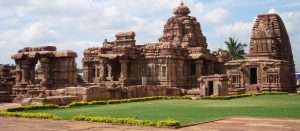 विजयनगर साम्राज्याकालीन मंदिरे - १ (Temples of Vijayanagar Dynasty - Part 1)