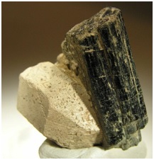 हॉर्नब्लेंड (Hornblende)